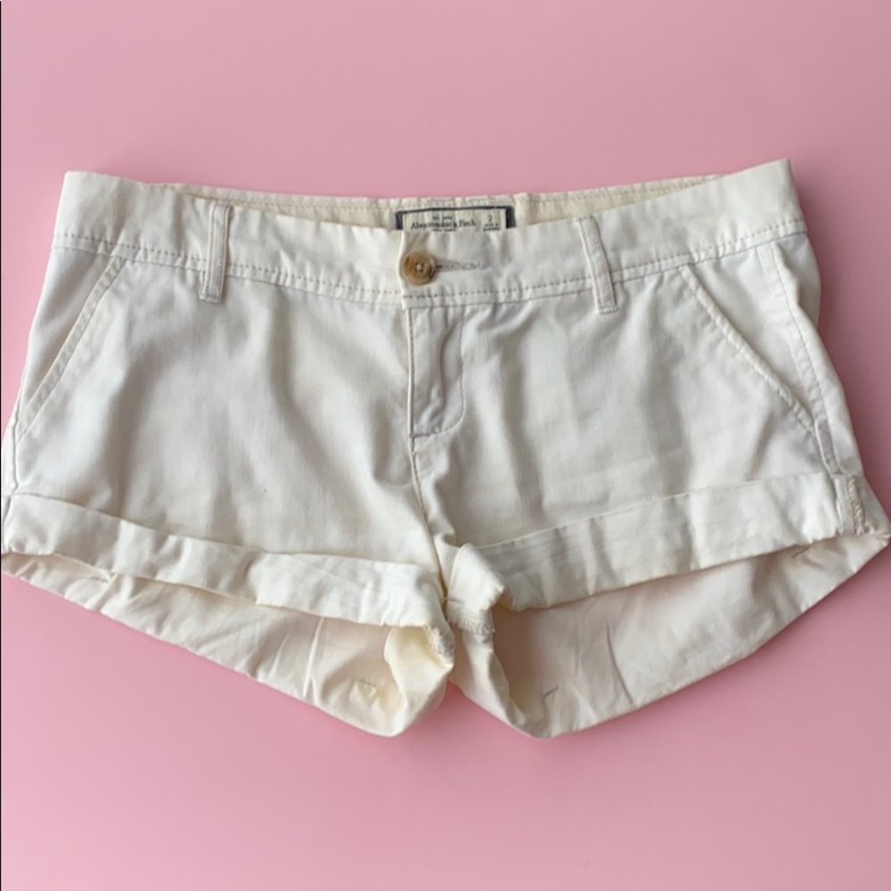 Shite shorts by Abercrombie & Fitch